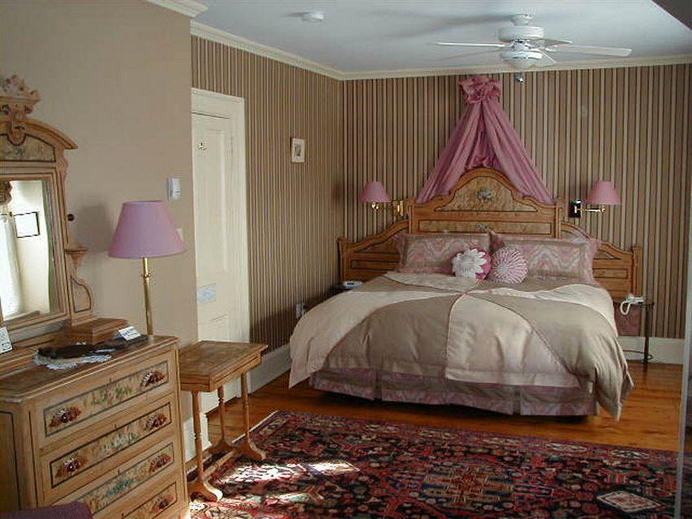 Shipwright Inn ชาร์ลอตต์ทาวน์ ภายนอก รูปภาพ