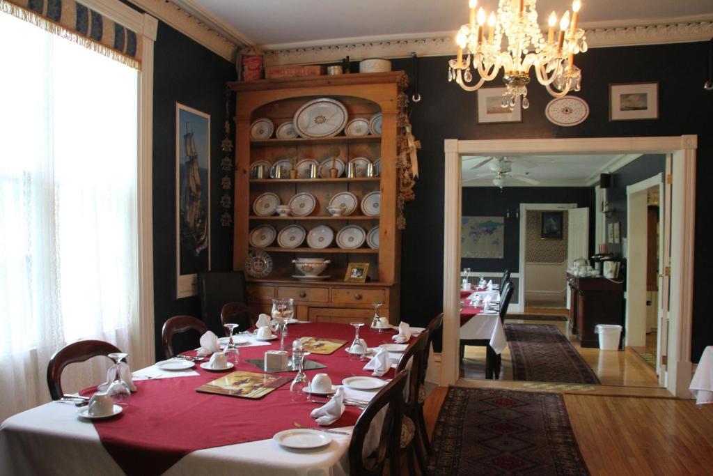 Shipwright Inn ชาร์ลอตต์ทาวน์ ภายนอก รูปภาพ