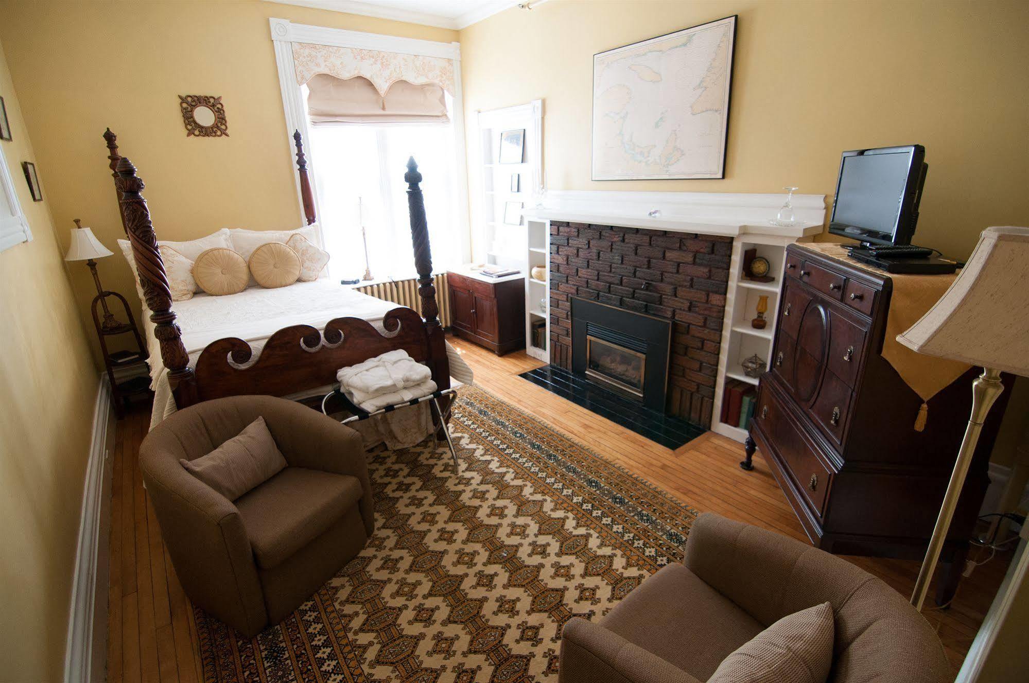 Shipwright Inn ชาร์ลอตต์ทาวน์ ภายนอก รูปภาพ